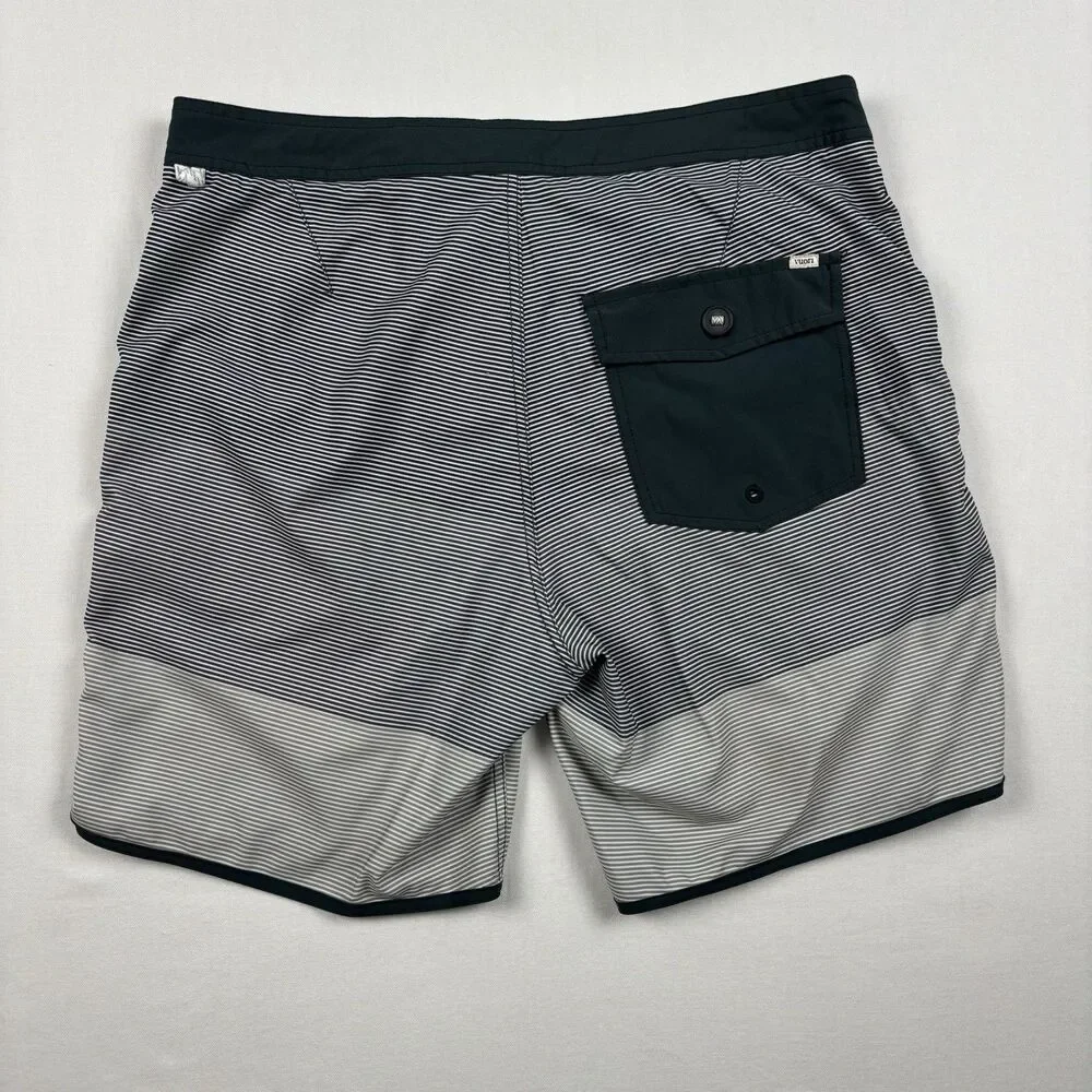 Vuori V314 Cruise Board Shorts Mens 32 Green Gray Colorblock Unlined Drawstring